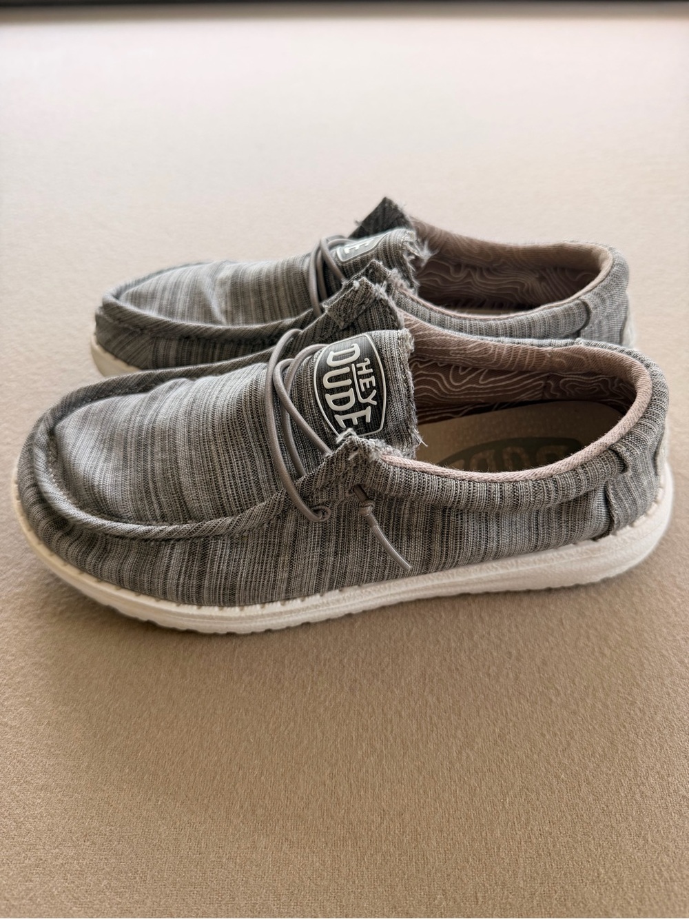 Hey Dude Kids Wally Stretch Slip-Ons in Stone. Great condition lots of life left - Picture 4 of 6